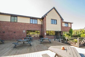 Khu ẩm thực ngoài trời