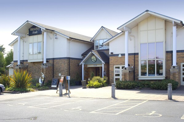 Exterior - Premier Inn Wolverhampton North (Wolverhampton)