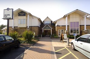 Exterior - Premier Inn Wolverhampton North (Wolverhampton)