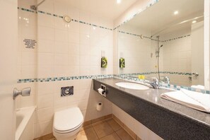 Bathroom - Premier Travel Inn Peterborough (Peterborough)