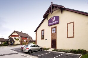 Exterior - Premier Inn Crewe Central (Crewe)