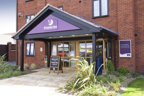 Exterior - Premier Inn Oswestry (Oswestry)