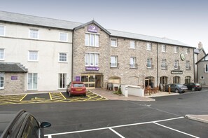 Exterior - Premier Inn Kendal Central (Kendal)