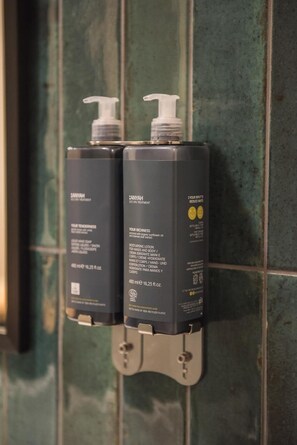 Bathroom amenities - Premier Inn Warrington (Warrington)