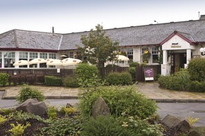 Exterior - Premier Inn Stirling South - M9 J9 (Stirling)