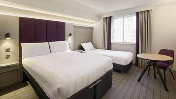 Family Triple Room | Bed sheets