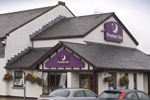 Exterior - Premier Inn Stirling South - M9 J9 (Stirling)