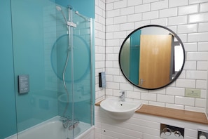 Free toiletries, hair dryer, towels - Holmfield Arms By Greene King Inns (Wakefield)
