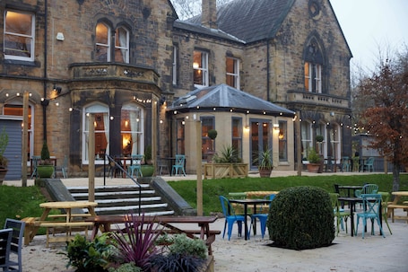 Garden. Holmfield Arms By Greene King Inns