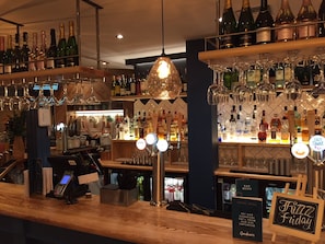 Bar (in der Unterkunft)