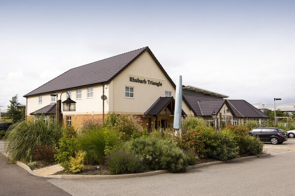 Exterior - Premier Inn Wakefield City North (Wakefield)
