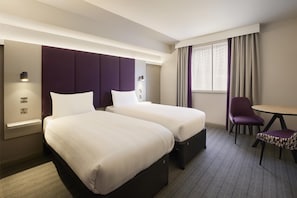 Standard-Zweibettzimmer, rollstuhlgeeignete Dusche