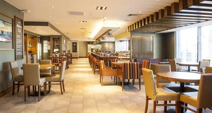 Premier Inn Woking Town Centre