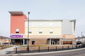 Exterior - Premier Inn Yeovil Town Centre (Yeovil)
