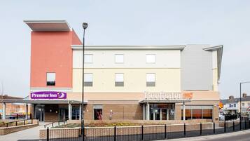 المنشأة من الخارج