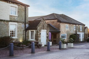 Exterior - Premier Inn West (Chesterfield)