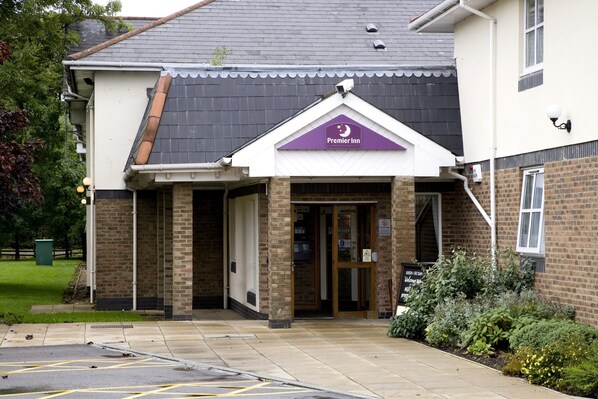 Exterior - Premier Inn Lincoln - Canwick (Lincoln)