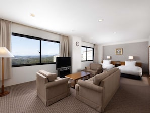 In-room safe, blackout curtains, free WiFi, bed sheets