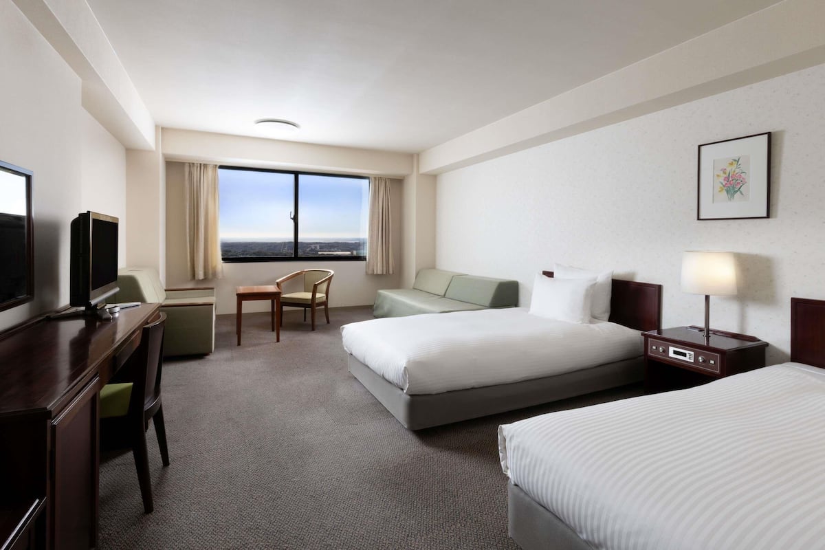 In-room safe, blackout drapes, free WiFi, bed sheets