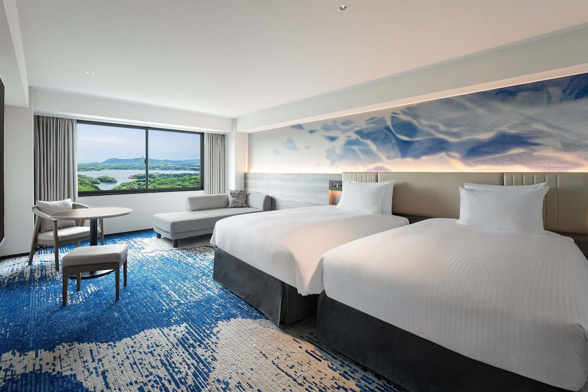 In-room safe, blackout curtains, free WiFi, bed sheets