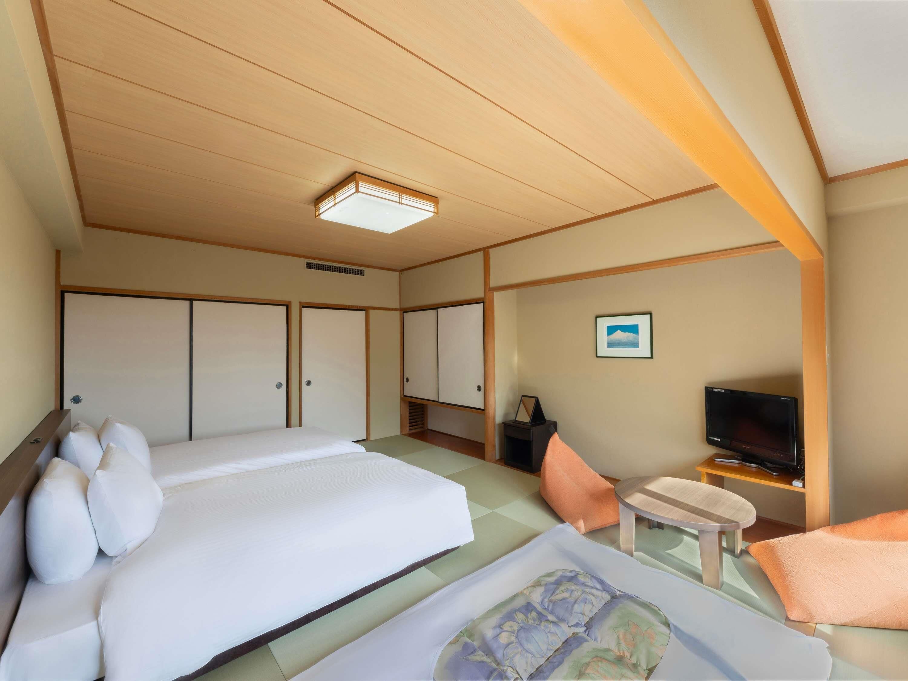 Japanese Modern Room, 2 Single Beds and 3 Futon Bed, Ocean/Sea view | In-room safe, blackout drapes, free WiFi, bed sheets