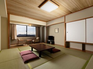 In-room safe, blackout drapes, free WiFi, bed sheets - Grand Mercure Ise-shima Resort & Spa (Shima)