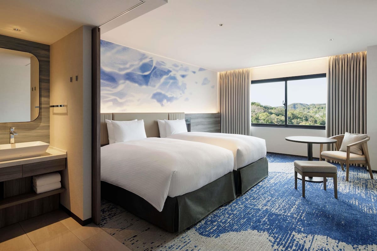 In-room safe, blackout curtains, free WiFi, bed sheets