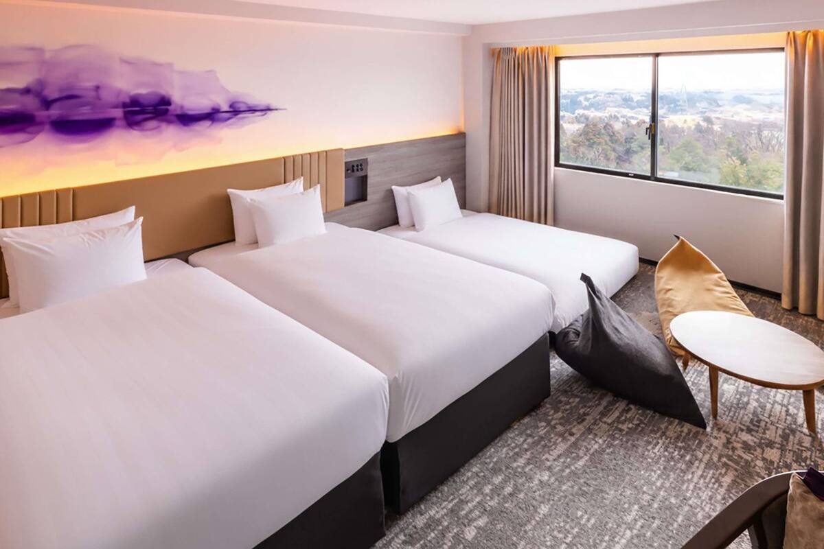 Family Superior Room, 3 Single Beds (Hollywood Twin), 1 Trundle Bed | In-room safe, blackout drapes, free WiFi, bed sheets