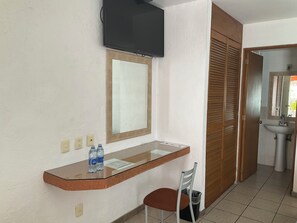 스탠다드룸, 더블침대 2개 | 고급 침구, 객실 내 금고, 책상, 무료 WiFi