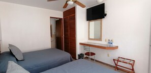 스탠다드룸, 더블침대 2개 | 고급 침구, 객실 내 금고, 책상, 무료 WiFi