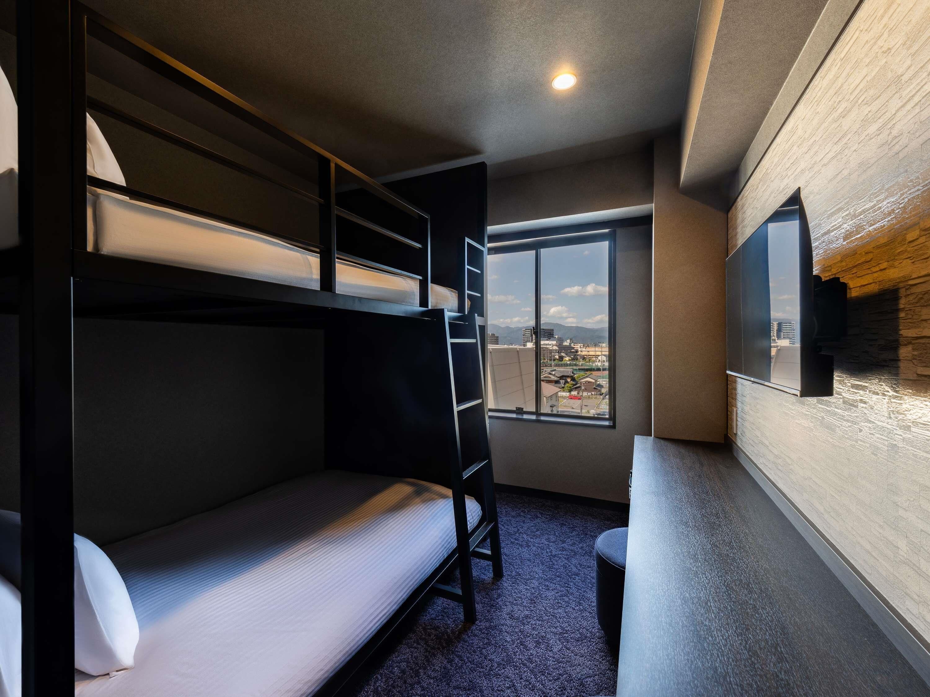 Classic Room | Premium bedding, in-room safe, desk, iron/ironing board