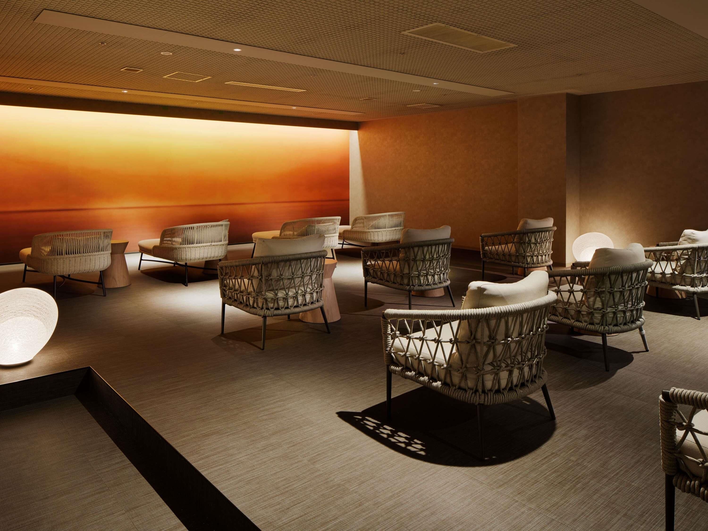 Premium bedding, in-room safe, desk, iron/ironing board