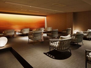 Hochwertige Bettwaren, Zimmersafe, Schreibtisch, Bügeleisen/Bügelbrett