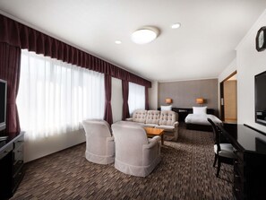 Classic Suite, 2 Single Beds | Premium bedding, in-room safe, desk, iron/ironing board - Grand Mercure Lake Biwa Resort & Spa (Nagahama)