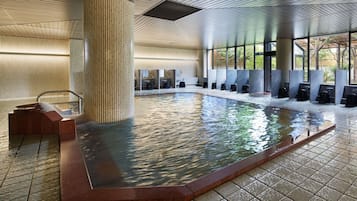 Classic Room, 2 Twin Beds, Lake View (Japanese Western Style) | Premium bedding, in-room safe, desk, iron/ironing board