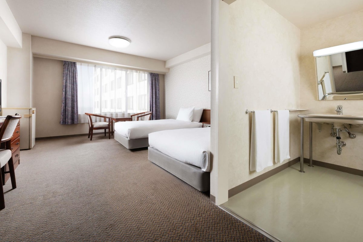 Classic Room, 2 Single Beds, Lake View