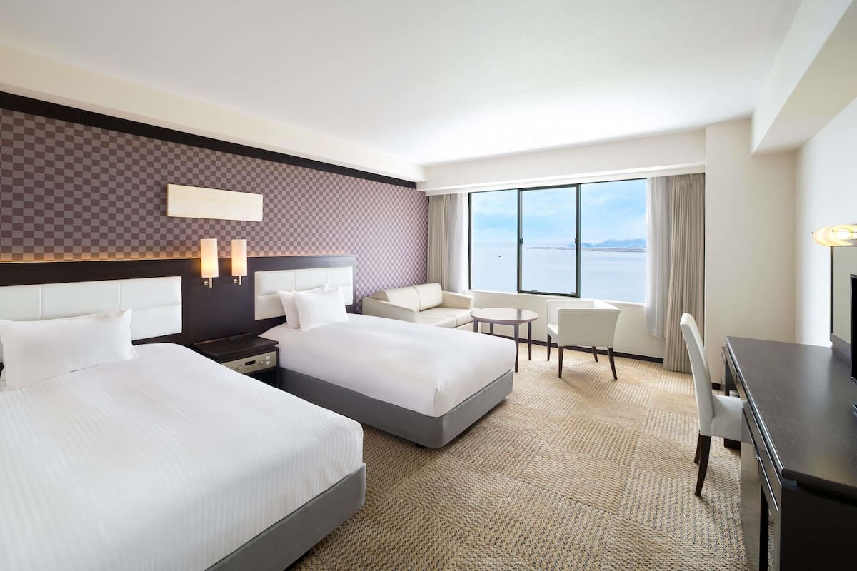 Literie de qualité supérieure, coffres-forts dans les chambres, bureau