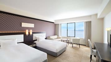 Premium bedding, in-room safe, desk, iron/ironing board