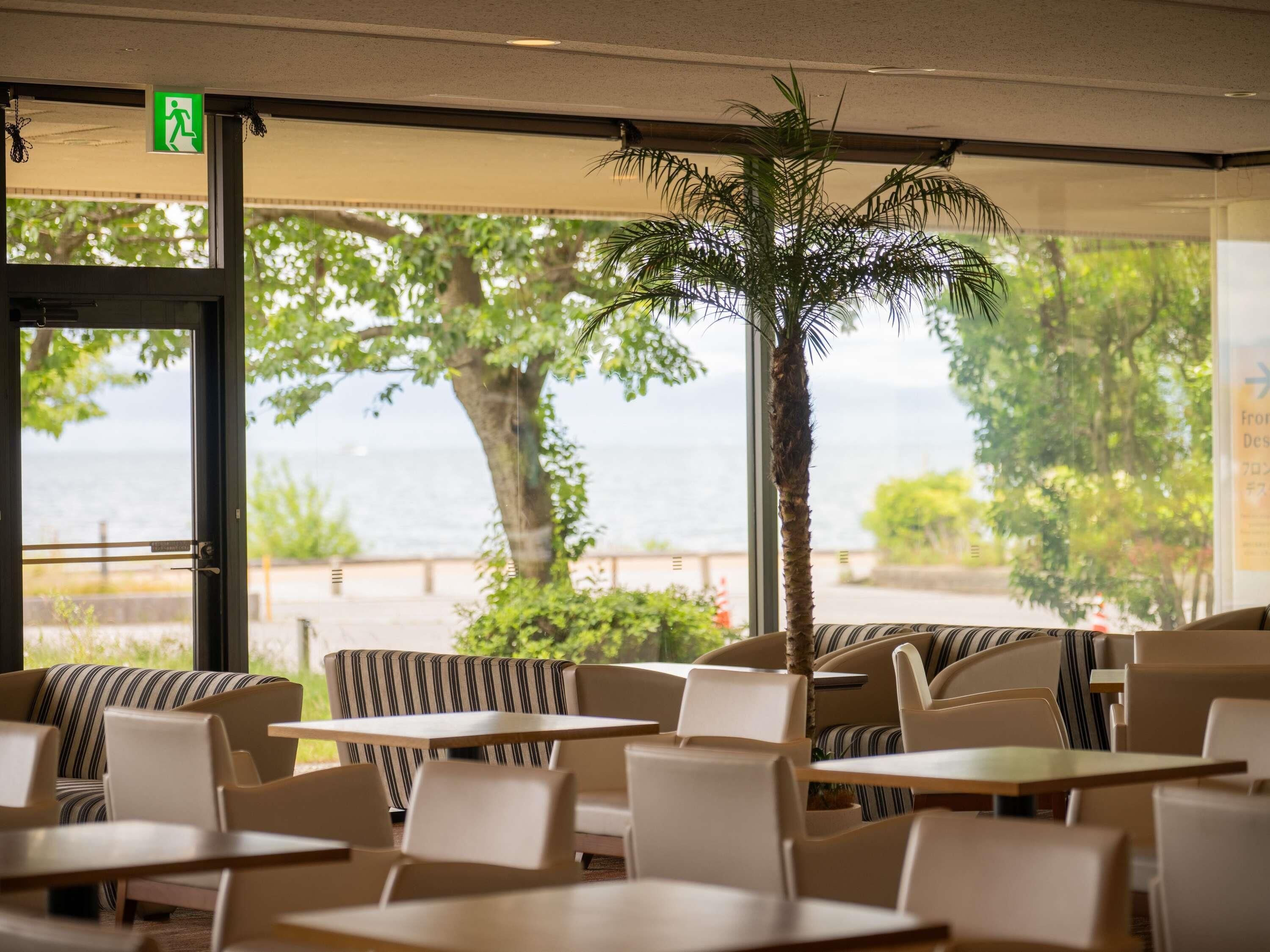 Breakfast and dinner served, local and international cuisine