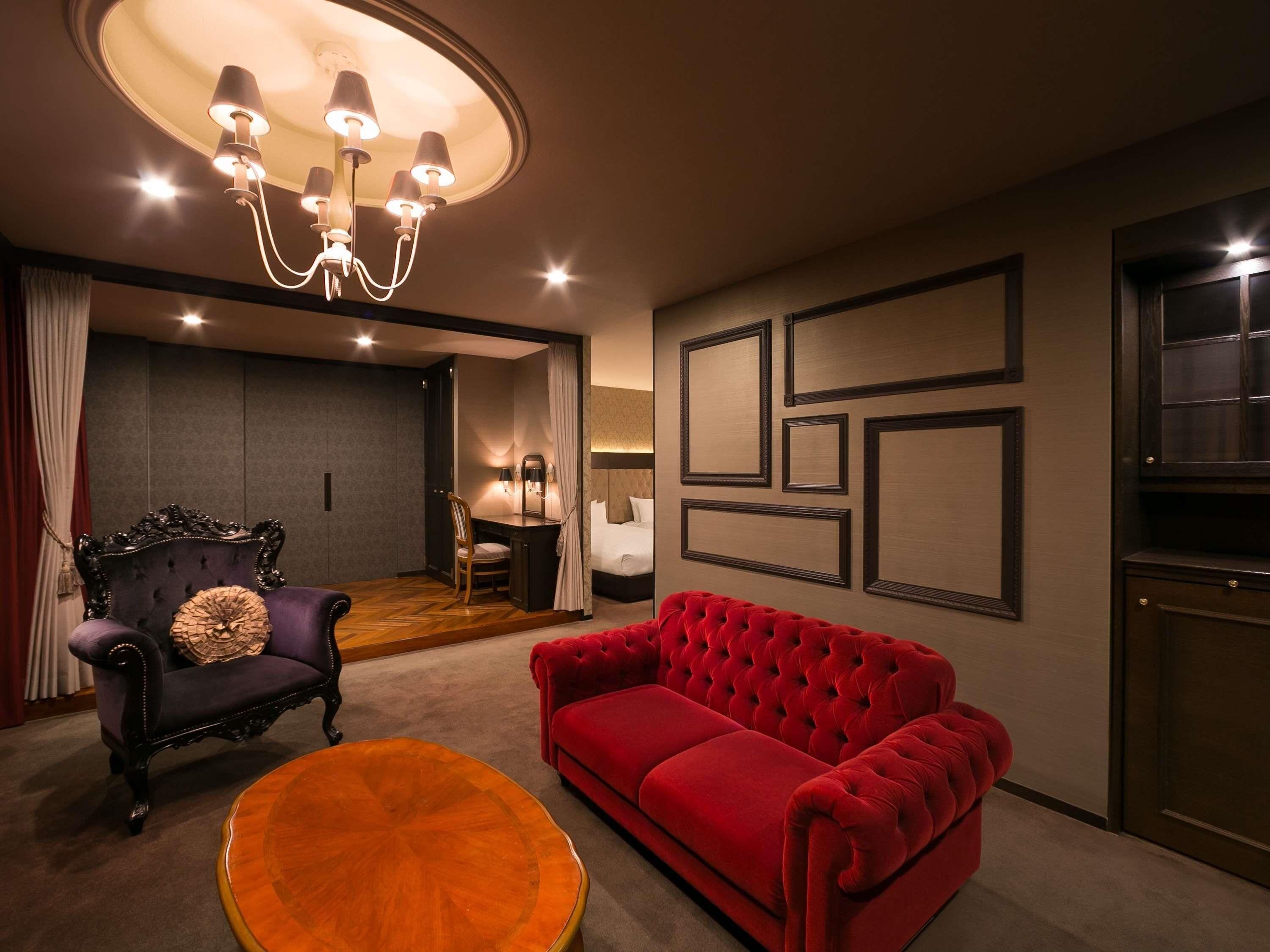 Standard Suite, 2 Twin Beds, Lake View | Premium bedding, in-room safe, desk, iron/ironing board