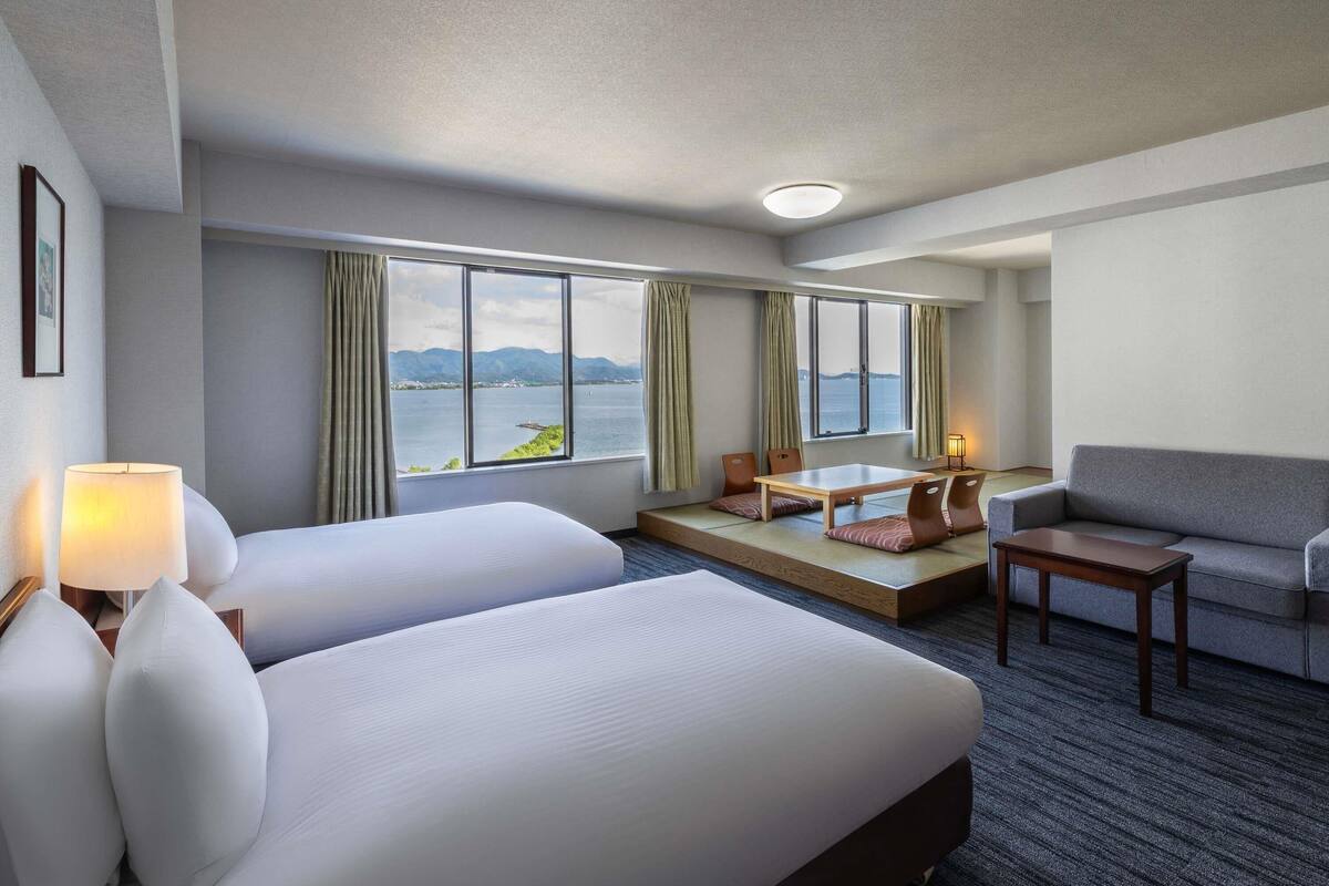 Habitación clásica, 2 camas individuales, vista al lago (Japanese Western Style) | Ropa de cama de alta calidad y caja de seguridad en la habitación 