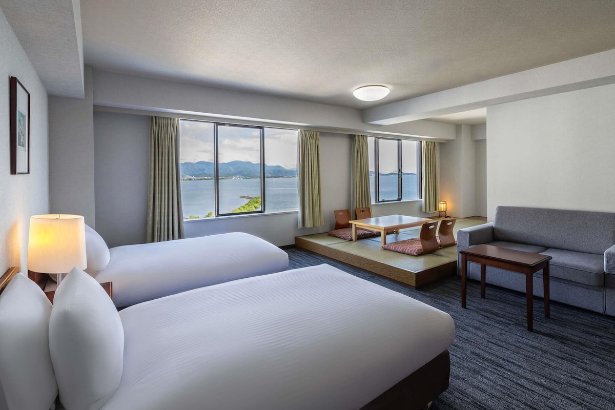 Classic Room, 2 Twin Beds, Lake View (Japanese Western Style) | Premium bedding, in-room safe, desk, iron/ironing board (on request)
