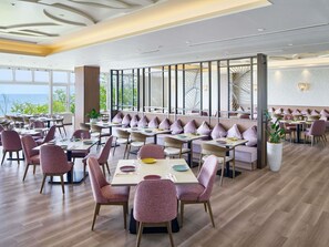 Se sirven desayunos, cenas y cocina local e internacional 