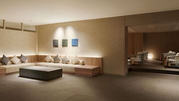 Premium bedding, in-room safe, desk, iron/ironing board