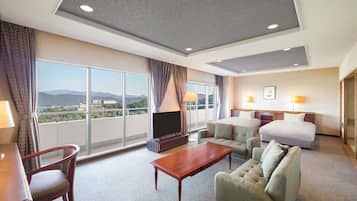 Classic Suite, Multiple Beds, Mountain View (Japanese Western Style) | Desk, iron/ironing board, bed sheets