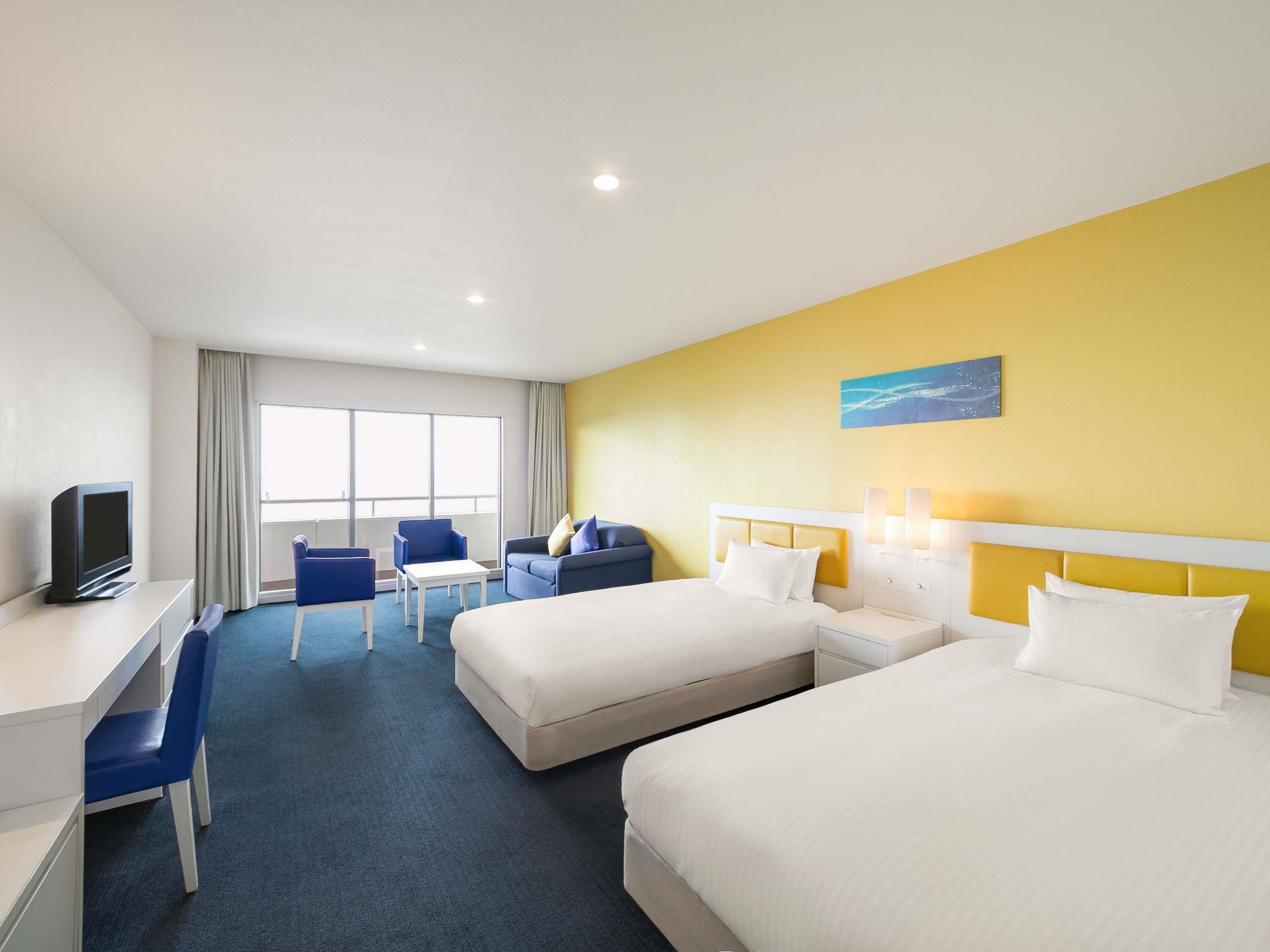 Standard Room, 3 Twin Beds, Mountain View (Mediterranean Style) | Desk, iron/ironing board (on request), bed sheets