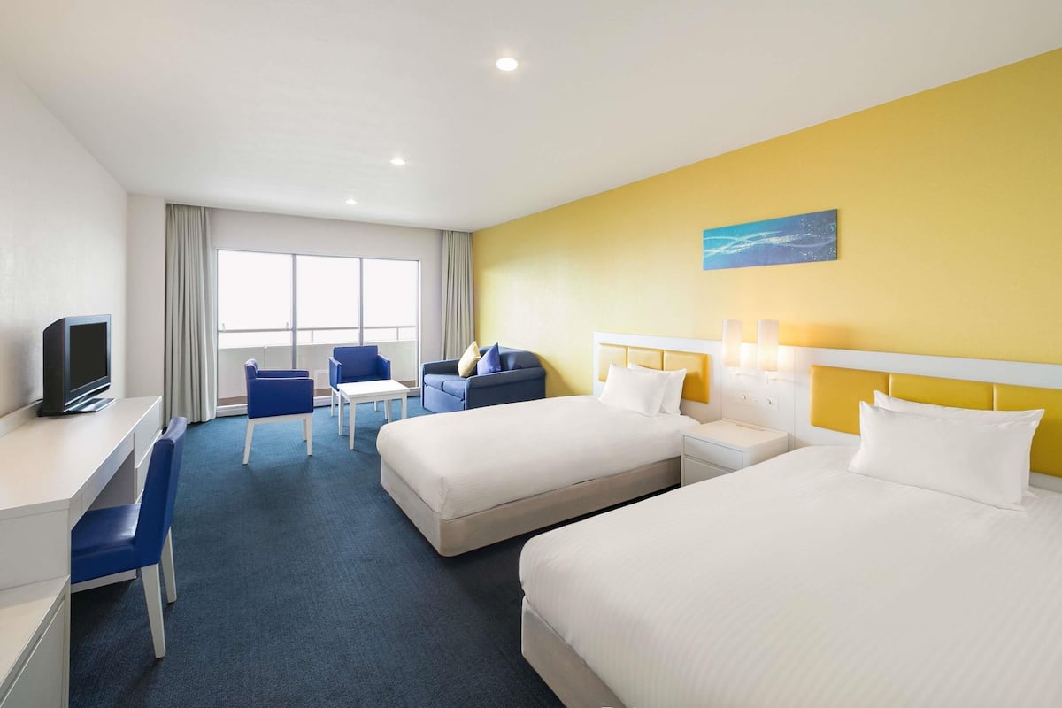 Chambre Standard, 3 lits une place, vue montagne (Mediterranean Style) | Bureau, fer et planche à repasser, draps fournis