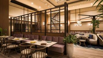 Daily buffet breakfast for a fee