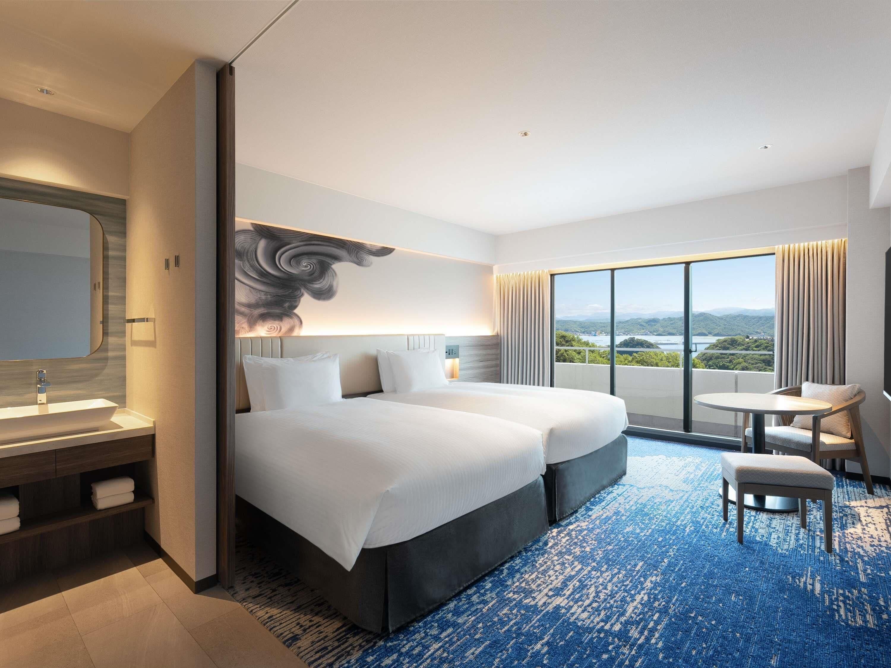 Superior Room with 2 single beds and 2 extra beds, Mountain view