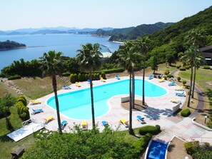 Seasonal outdoor pool, open 9:00 AM to 6:00 PM, pool umbrellas - Grand Mercure Awaji Island Resort & Spa (Minamiawaji)
